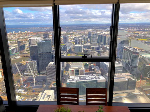 ON TOP OF THE WORLD - BEST VIEWS IN MELBOURNE !! - Accommodation Directory 2