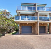 One Street from Main Beach - Accommodation Directory