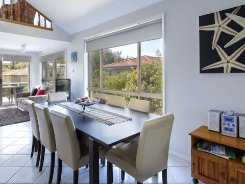 One Street From Main Beach - Accommodation Directory 1