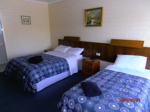 Opal Motel - Accommodation Directory 3