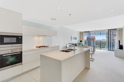 Oracle - 5 Star Luxury - Level 25 - Accommodation Directory 0