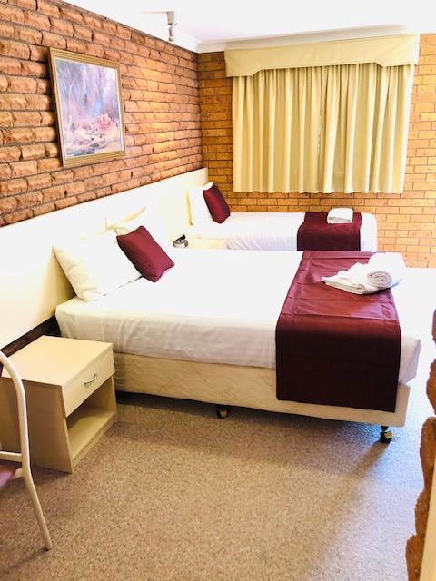 OVERLANDER MOTOR LODGE - Accommodation Directory 3