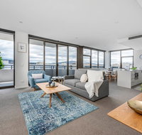 Oversized Luxe 1 Bedder - Amazing Barton - Gym - Accommodation Directory