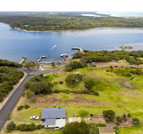 Paradise View - Accommodation Directory 1