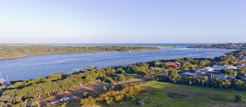 Paradise View - Accommodation Directory 2