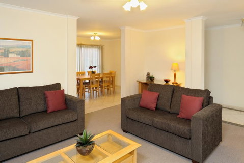 Park Avenue - Forest Hill - Accommodation Directory 0