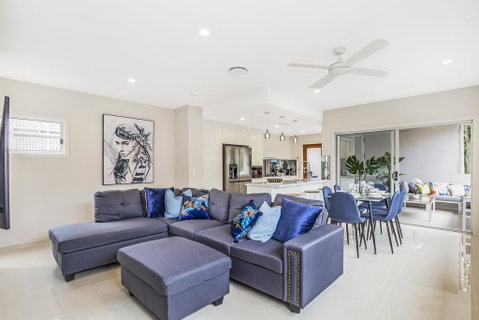 Park Avenue Luxe Townhouse Brand New Sleeps 9 - Accommodation Directory 0