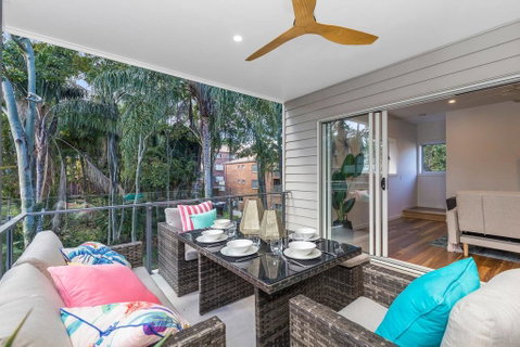 Park Avenue Townhouse Retreat Brisbane Sleeps 10 - Accommodation Directory 2