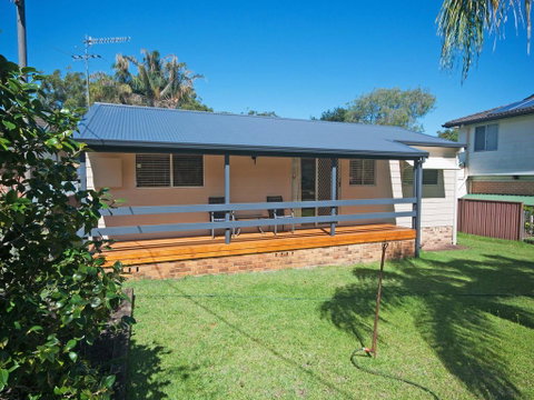 Pelican Palms - Accommodation Directory 0