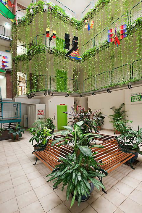 Peninsular Apartments - Accommodation Directory 3