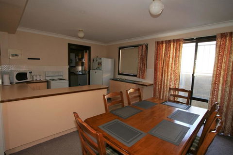 Petersdorf 4/129 Gippsland Street - Accommodation Directory 1