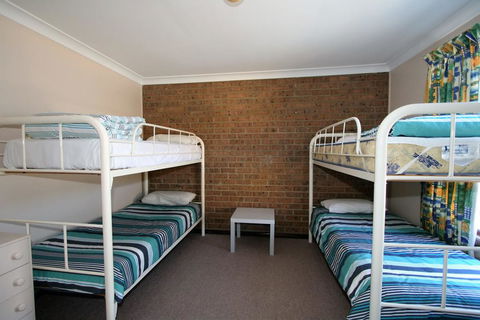 Petersdorf 4/129 Gippsland Street - Accommodation Directory 2