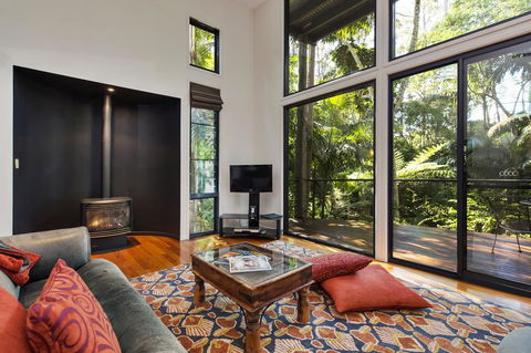 Pethers Rainforest Retreat - Accommodation Directory 0