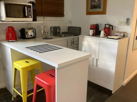 Petite Provence Cottage - Accommodation Directory 2
