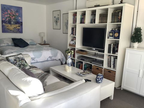 Petite Provence Cottage - Accommodation Directory 1