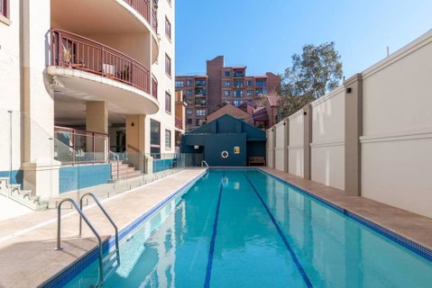Poolside Sydney 1 Bedroom Apartment - Accommodation Directory 3