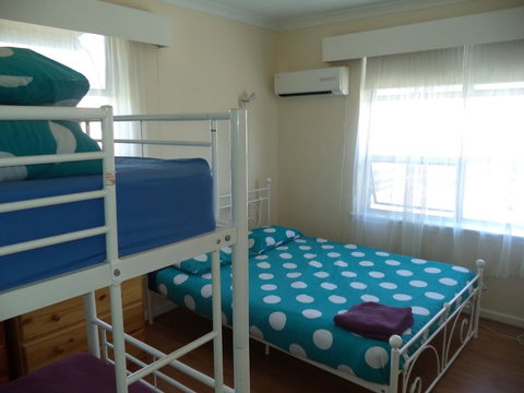Port Adelaide Backpackers - Accommodation Directory 3
