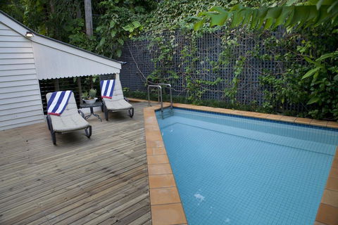 Port Douglas Cottage & Lodge - Accommodation Directory 1