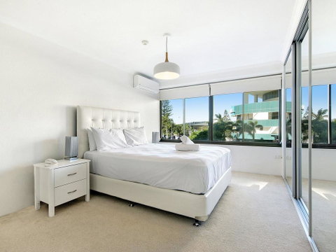 Private Apartment - Central Broadbeach - Accommodation Directory 2