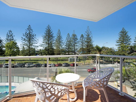 Private Apartment - Central Broadbeach - Accommodation Directory 1