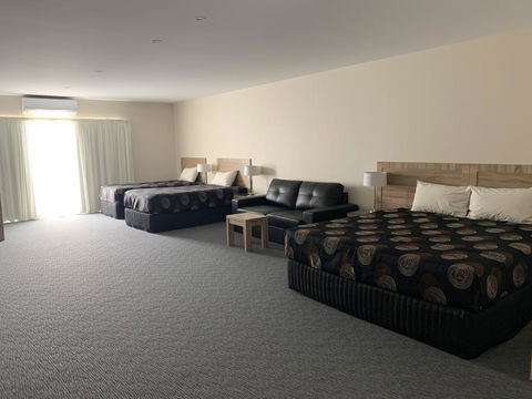 Quality Hotel Sherbourne Terrace - Accommodation Directory 1