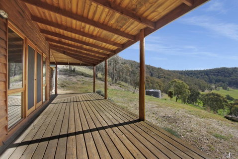 Quins Gap Private Retreat - Accommodation Directory 3