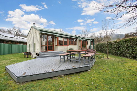 R & R In Bright - Short Walk To Town - Accommodation Directory 1