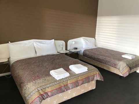 RAILWAY HOTEL MOTEL - Accommodation Directory 2