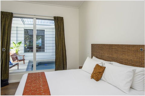 Reflections Turquoise Villa - Accommodation Directory 3