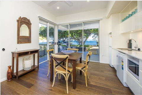 Reflections Turquoise Villa - Accommodation Directory 0