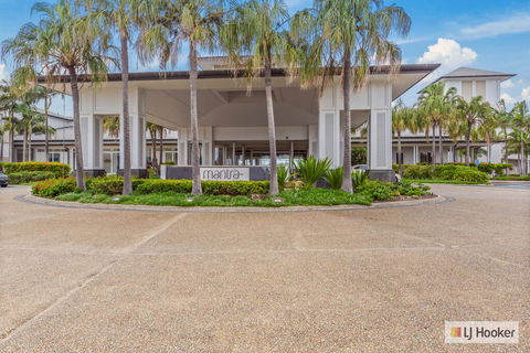 RESORT ON THE BEACH 1219/20 - Accommodation Directory 1
