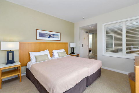 RESORT ON THE BEACH 6126-27 - Accommodation Directory 1
