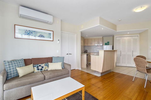 RESORT ON THE BEACH 6126-27 - Accommodation Directory 2