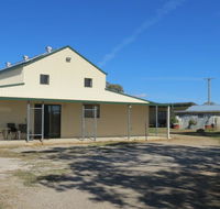 RETRO FUNNY FARM - Accommodation Directory