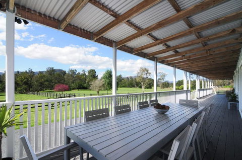 Rivermist - Luxury 6 Bedrooms & 6 Bathrooms! - Accommodation Directory 2