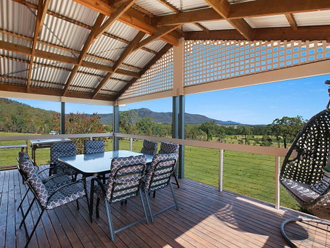 Rosamund House In Broke, 4br House In Walking Distance To Cellar Doors - Accommodation Directory 0