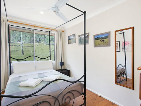 Rosamund House In Broke, 4br House In Walking Distance To Cellar Doors - Accommodation Directory 1