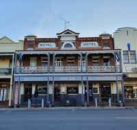 Royal Hotel - Accommodation Directory