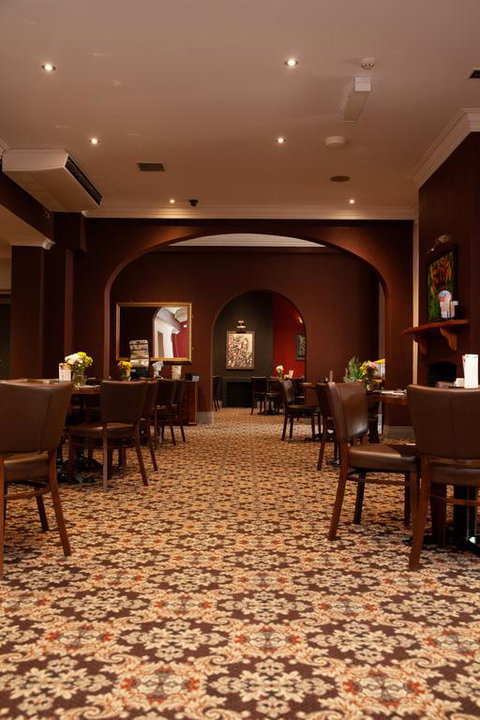 Royal Hotel Singleton - Accommodation Directory 3