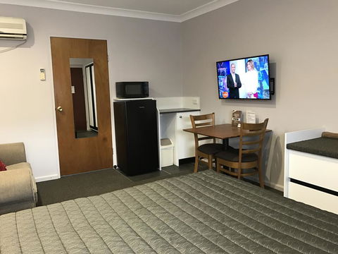 Roydons Motor Inn - Accommodation Directory 0