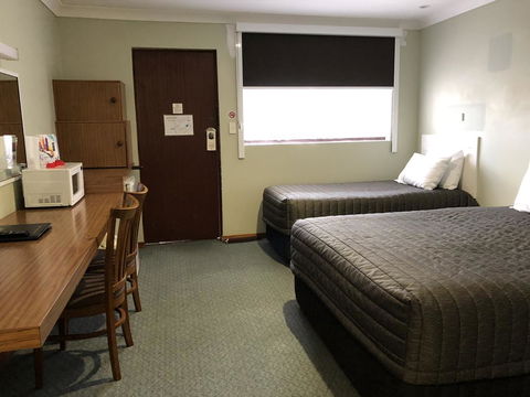 Roydons Motor Inn - Accommodation Directory 2
