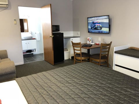 Roydons Motor Inn - Accommodation Directory 1