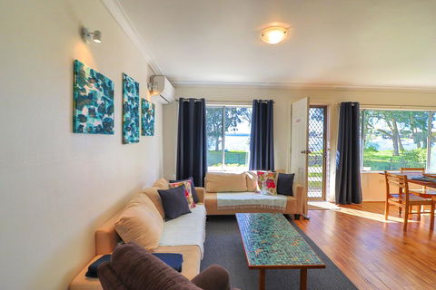 Sail N Surf - Accommodation Directory 2