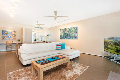 Saltwater Suites - 1,2 & 3 Bed Waterfront Apartments - Accommodation Directory 1