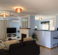 Salty Air Apartments Kingscote Kangaroo Island - Accommodation Directory