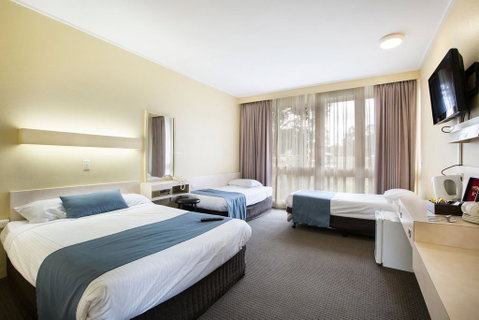 Sandown Park Hotel Noble Park - Accommodation Directory 1