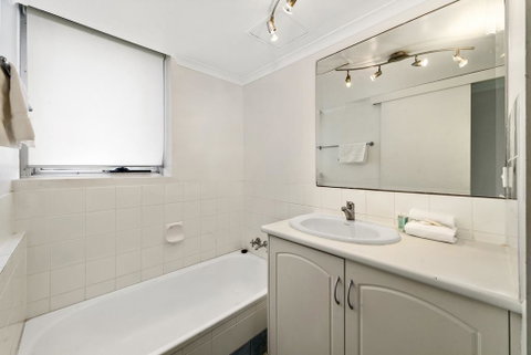 Sandpiper Broadbeach - Accommodation Directory 2