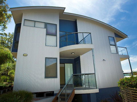 Sands - Accommodation Directory 2
