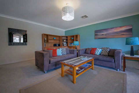 Sandy Point Road, 151 - Accommodation Directory 1