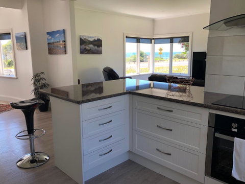Seaside Retreat - Accommodation Directory 3